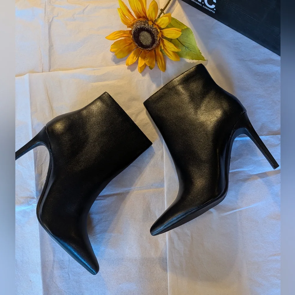 NWT! I.N.C. Women's Black Pointed-Toe Zip Booties Size 10M - Picture 2 of 6